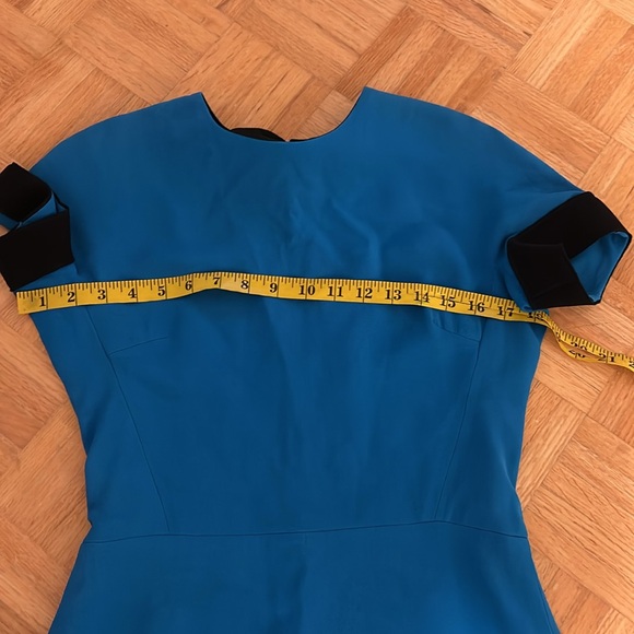 Victoria  Beckham - Picture 2 of 15